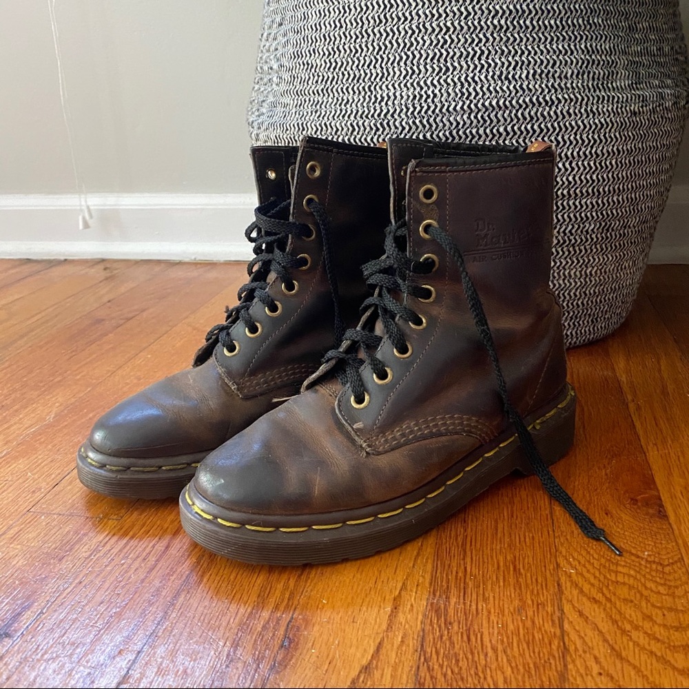 ✨VINTAGE brown leather Dr. Martens✨ Doc Martens boots with bouncing soles